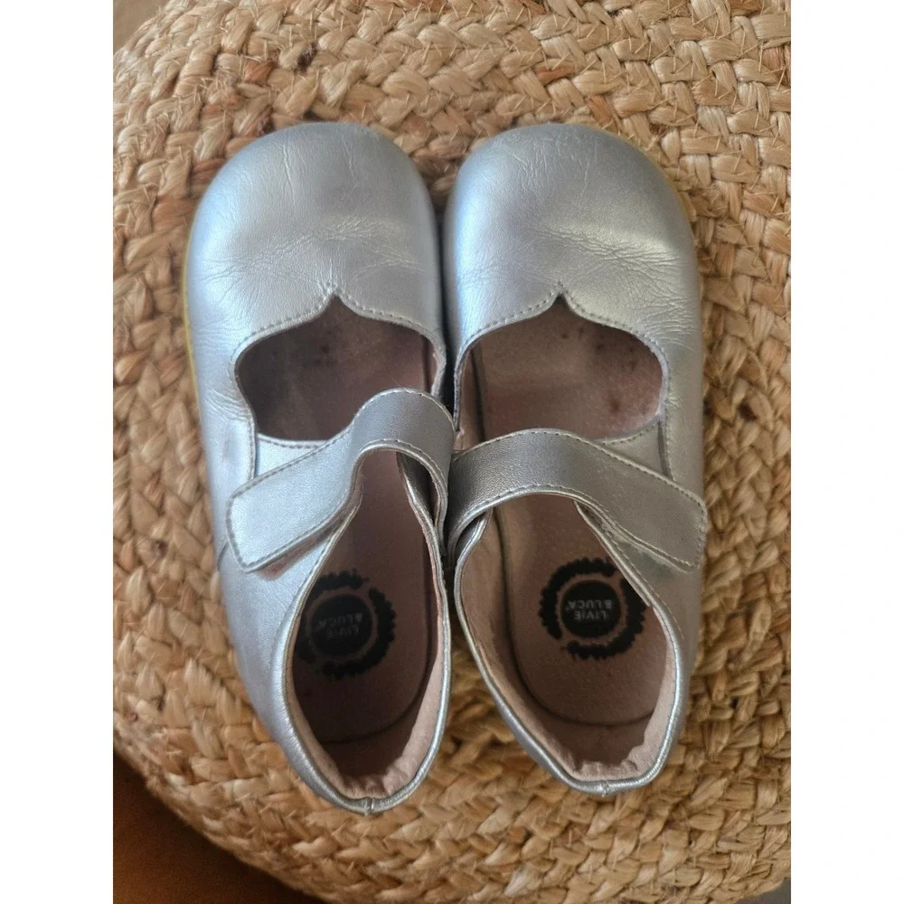 Livie & Luca Silver Metallic Leather Mary Jane Shoes Scalloped Heart Size 13
